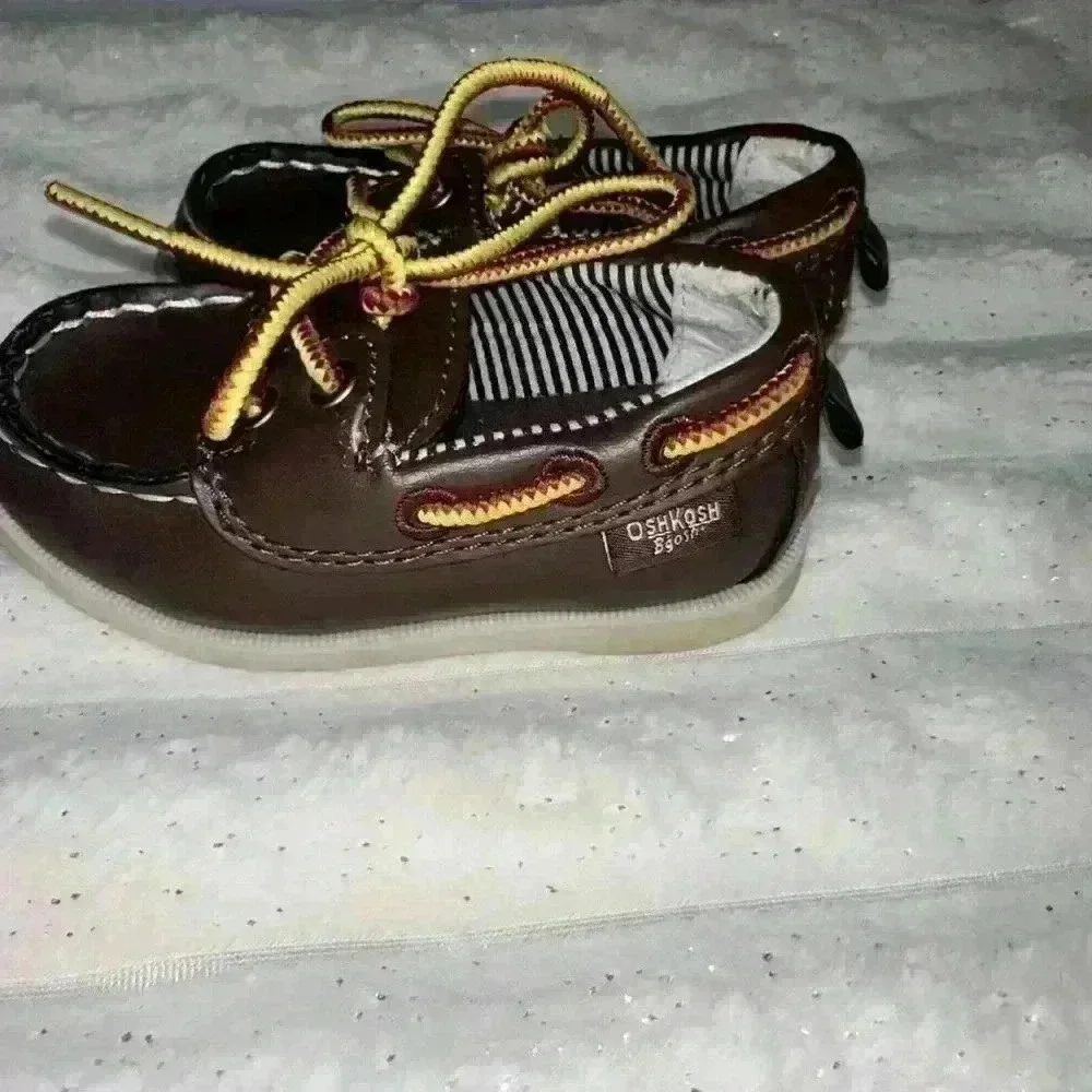 OSHKOSH Alex brown shoe / infant boys size 5
